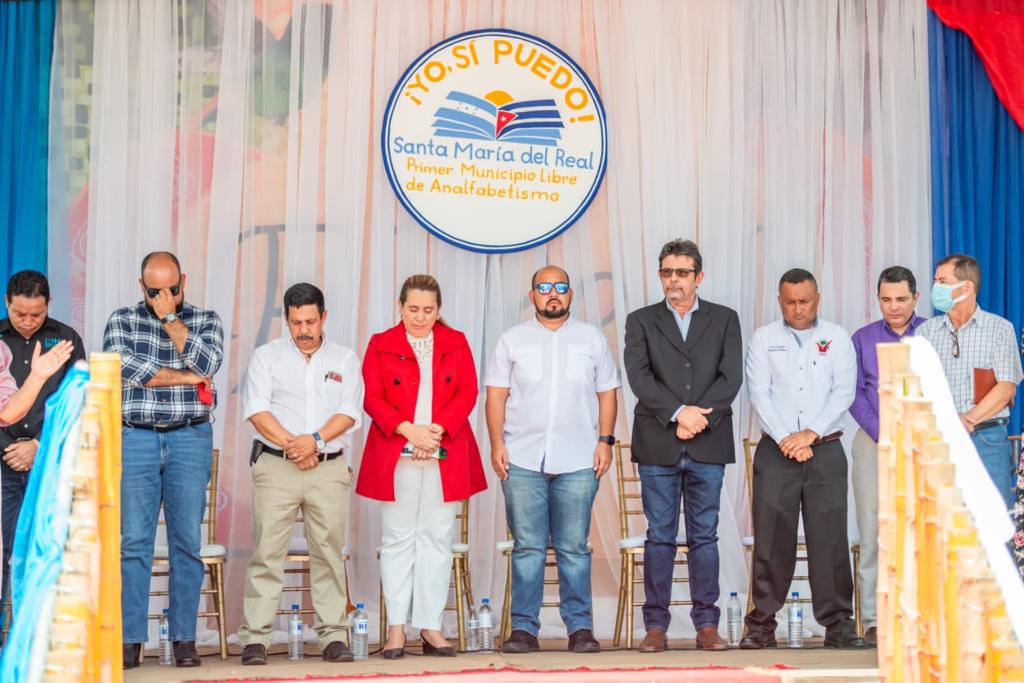Honduras declara al primer Municipio libre de analfabetismo